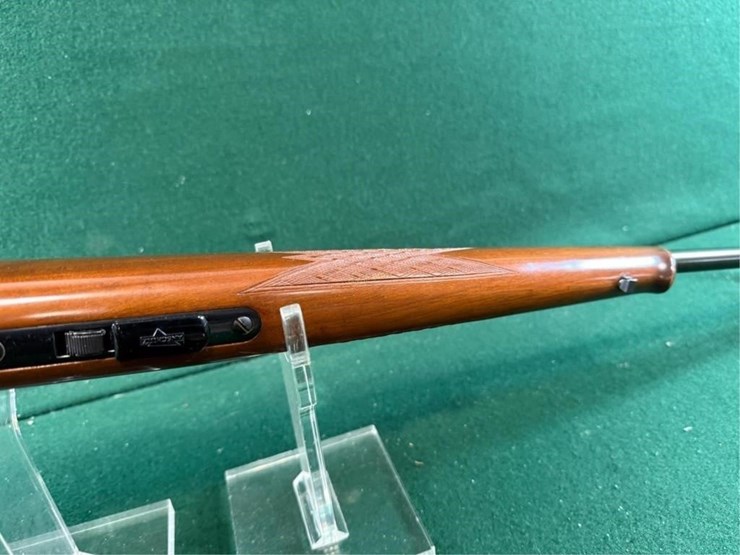 savage-anschutz-22lr-rifle-image-10