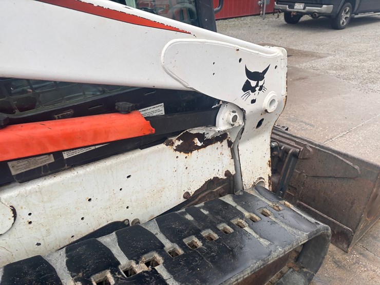 2015-bobcat-t770-image-20