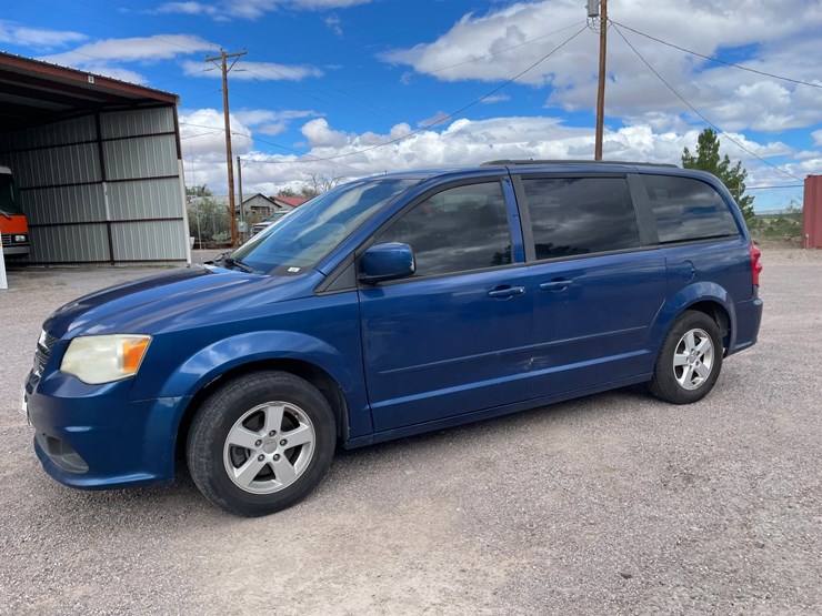 2011-dodge-grand-caravan-image-9