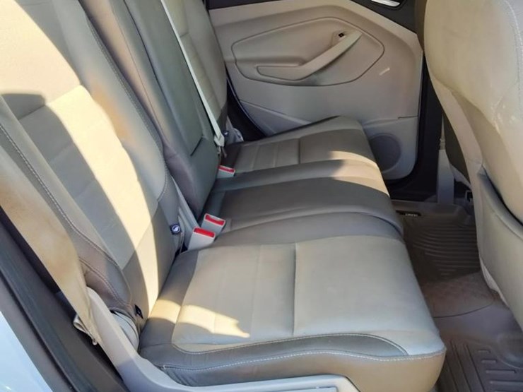 2016-ford-escape-se-image-12