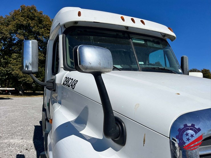 2018-freightliner-cascadia-t/a-truck-tractor-image-60