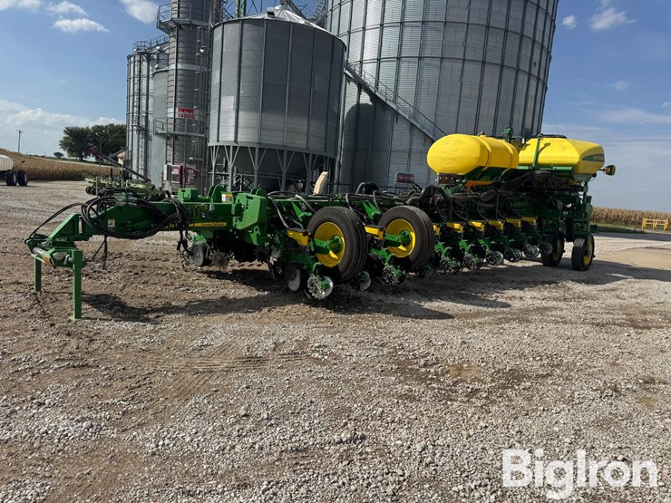 2018-john-deere-1775nt-image-1