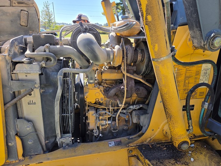 2010-deere-310j-image-35