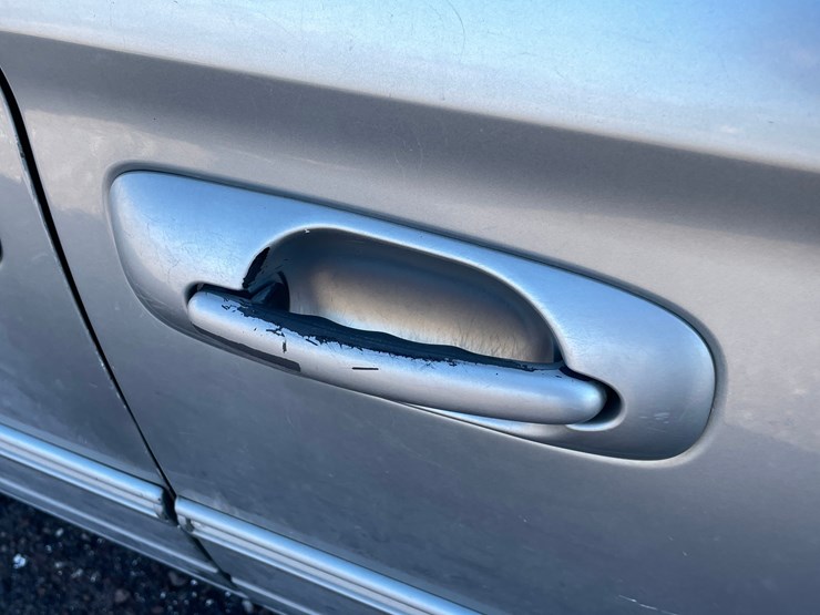 2005-chrysler-town-&-country-image-16