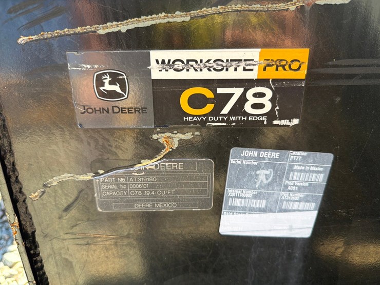 2018-deere-323e-image-12