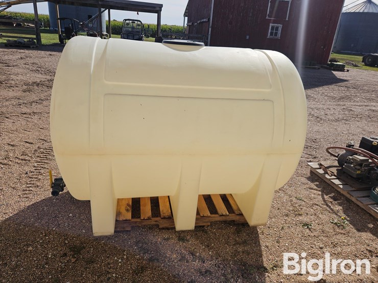 snyder-720-gal-poly-liquid-fertilizer-tank-image-4