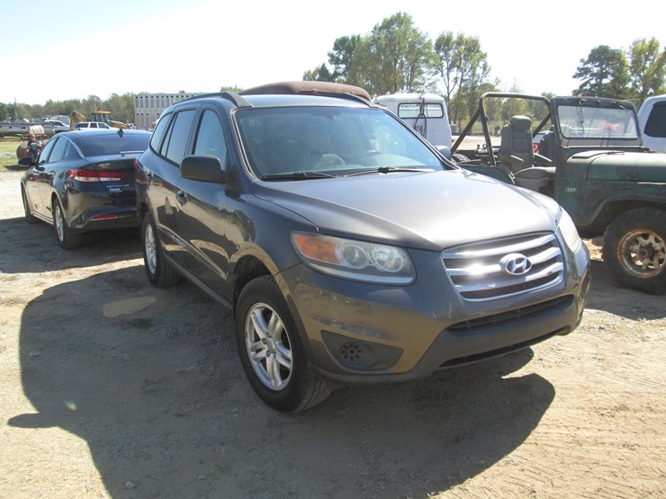 2012-hyundai-santa-fe-image-2
