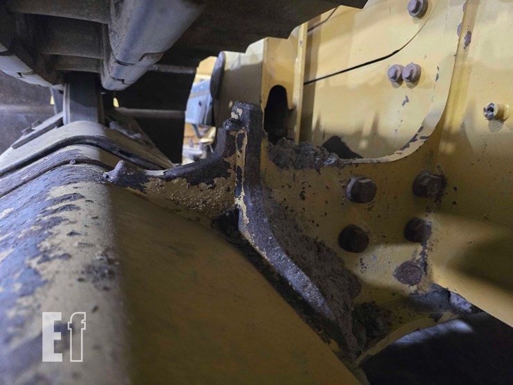 2022-caterpillar-d3-lgp-image-28
