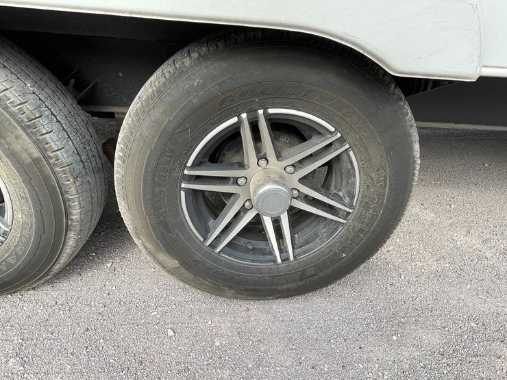 #2824-•-2022-lance-travel-trailer,-(has-new-mexico-title)-image-96