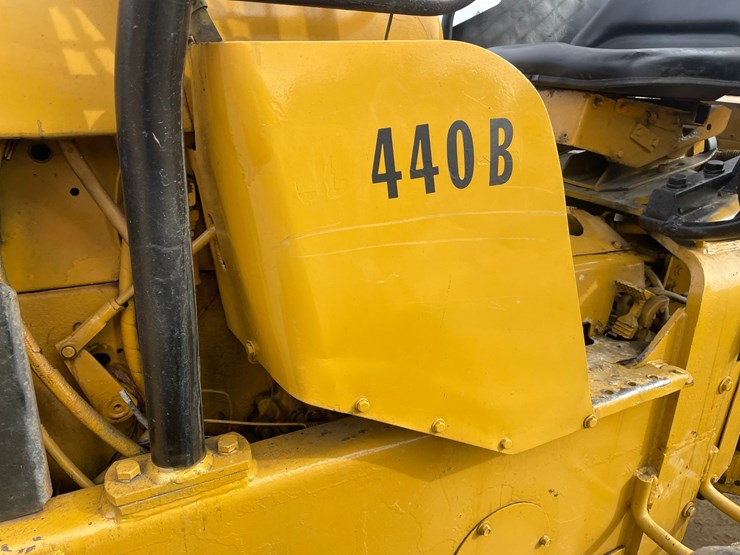 deere-440b-image-10