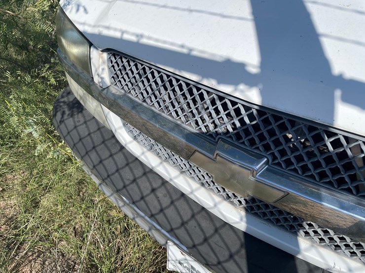 2004-chevrolet-silverado-2500-image-11