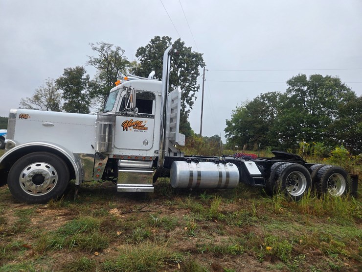 2000-peterbilt-379-image-4