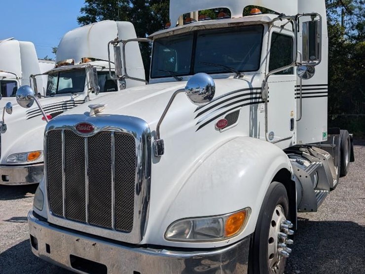 2014-peterbilt-386-image-1