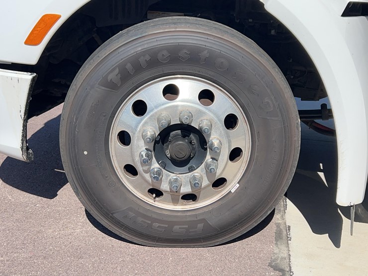 2018-peterbilt-579-image-43