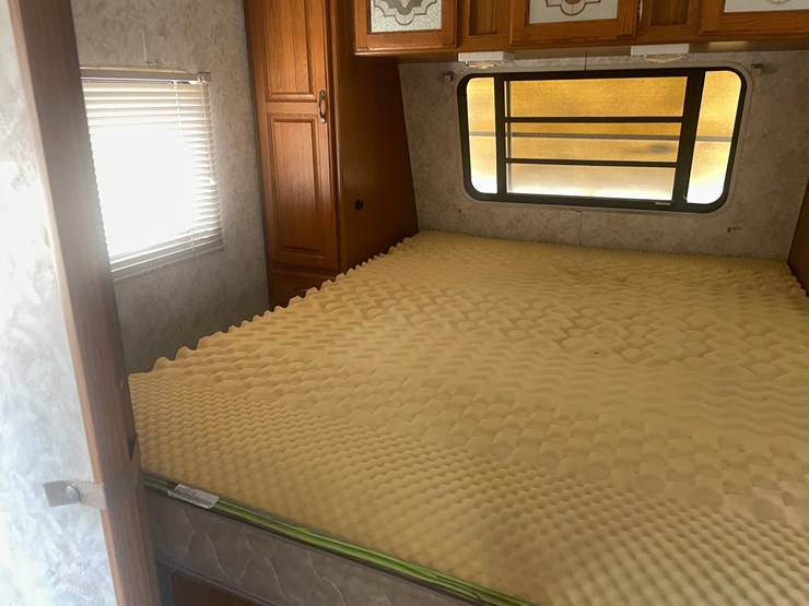 #1276-•-1998-jayco-eagle-304-camper-(has-mn-title)-image-66