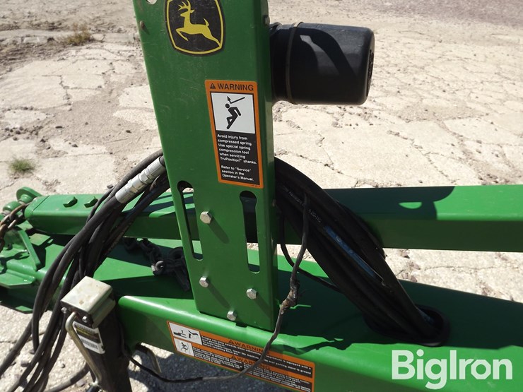 2013-john-deere-2310-image-16