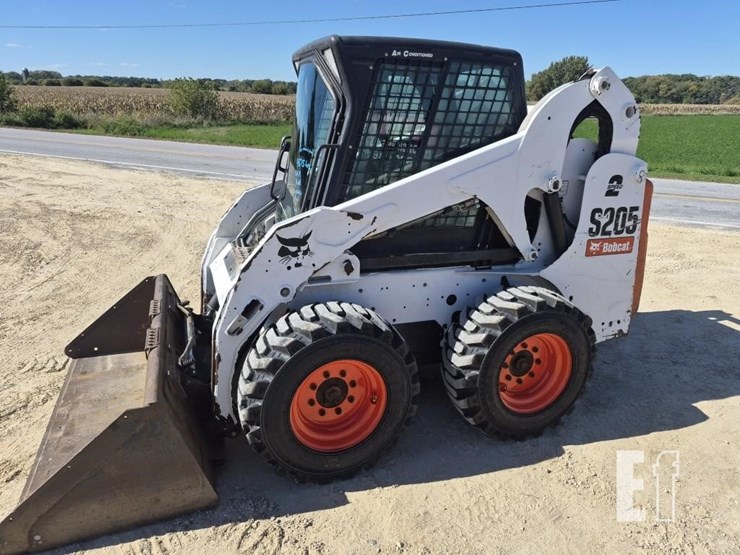 2010-bobcat-s205-image-10