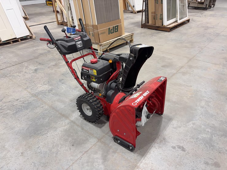 troy-bilt-snow-blower-image-2