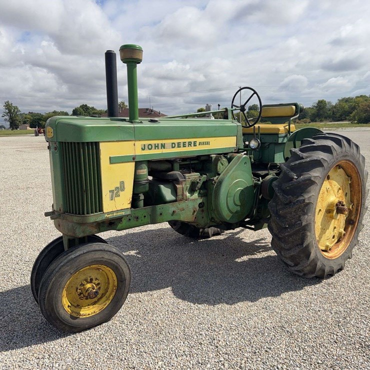 JOHN DEERE 720