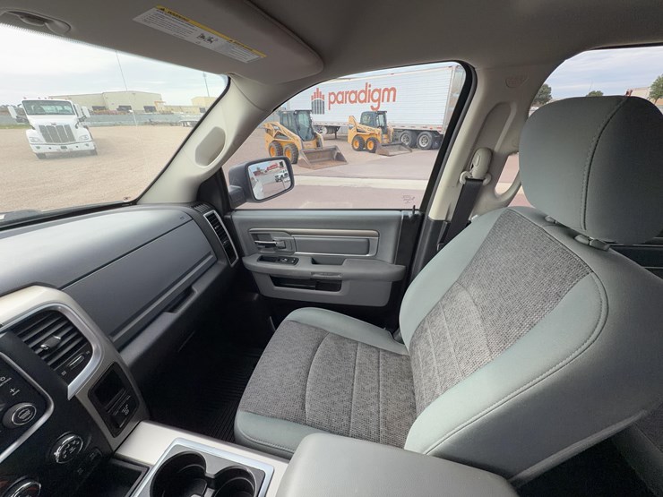 2014-dodge-1500-image-40