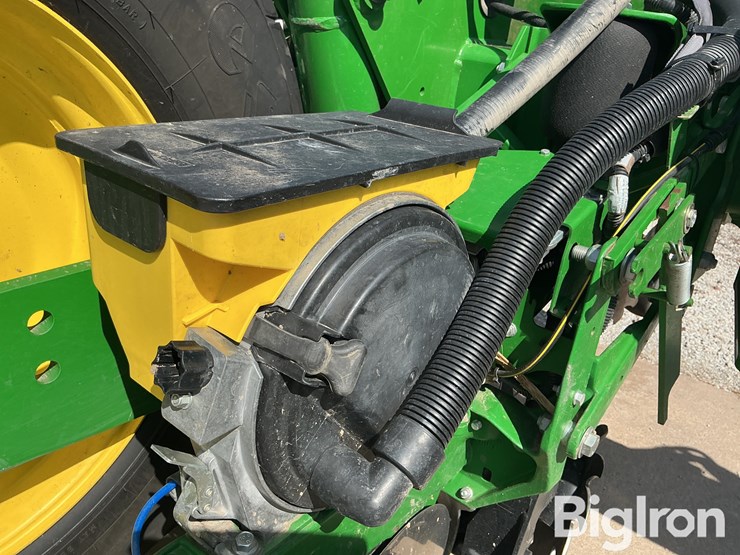 2018-john-deere-1775nt-image-13