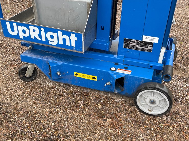 #4647-•-upright-25'-personnel-lift-image-34
