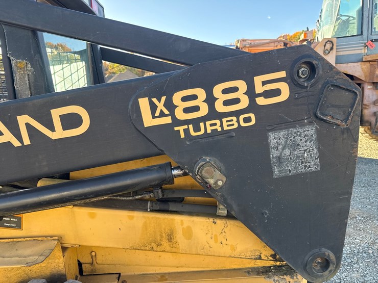 new-holland-lx885-image-19