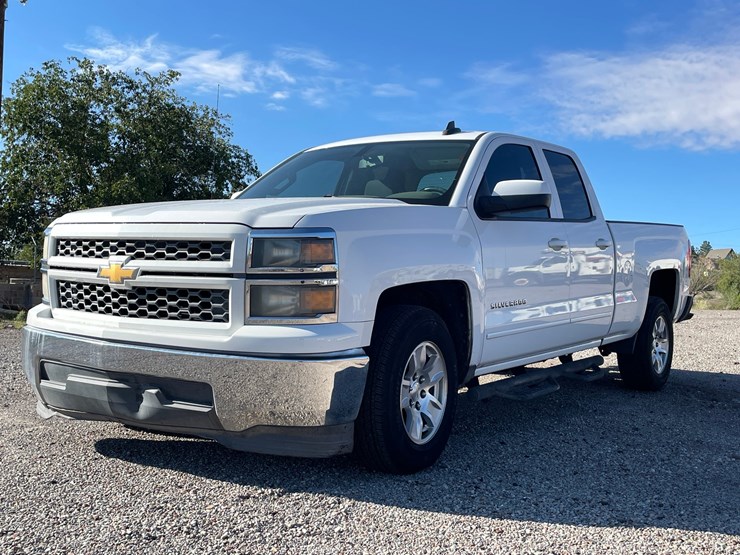 #2754-•-2015-chevrolet-silverado-(title-in-delay)-image-1
