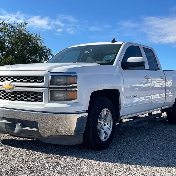 #2754 • 2015 Chevrolet Silverado (Title in Delay)