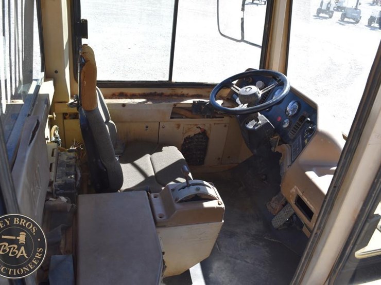 1997-caterpillar-d250e-ii-image-35