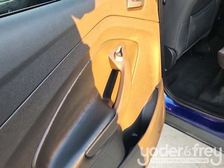 2014-ford-escape-image-17
