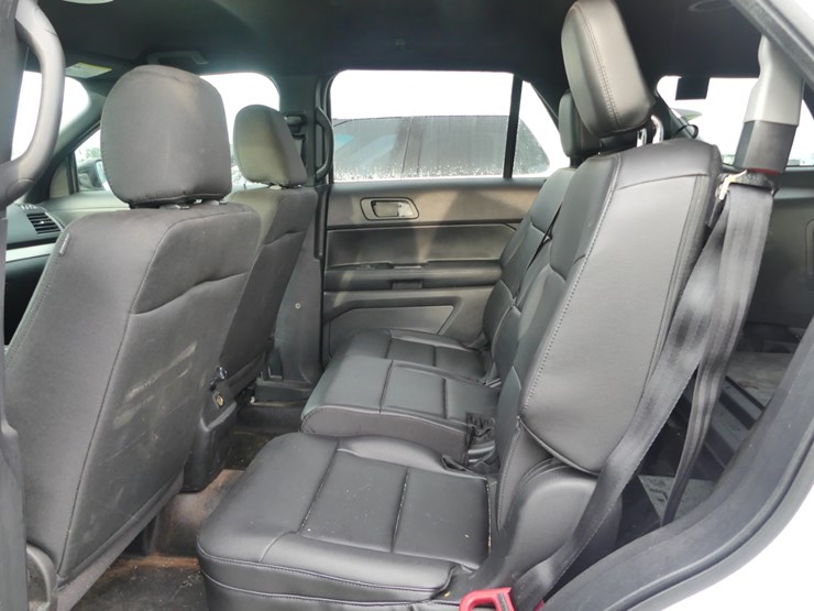 2017-ford-explorer-image-7