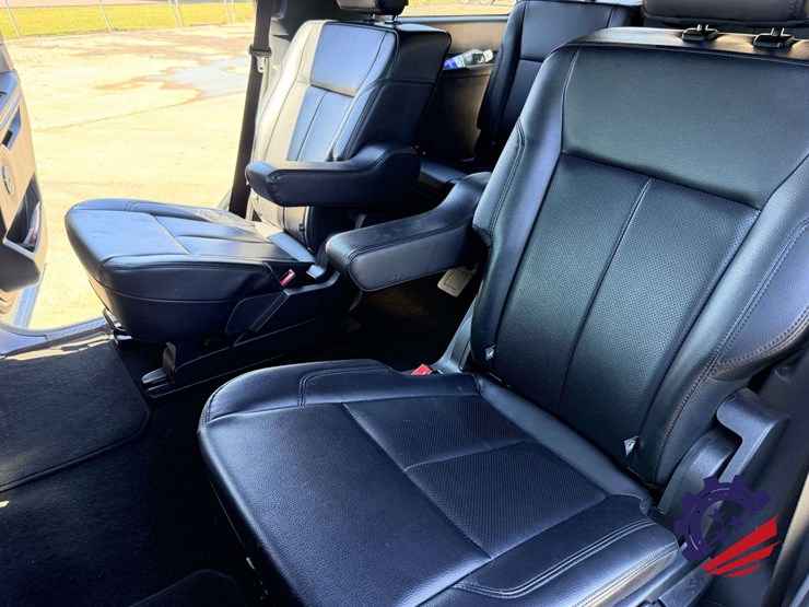 2021-ford-expedition-xlt-image-39