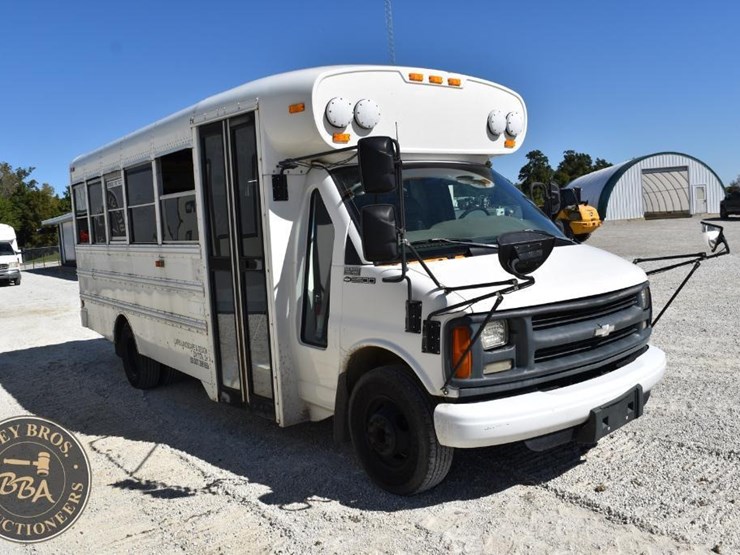 2001-chevrolet-3500-image-12