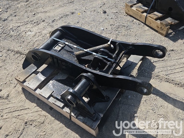 deere-135g-image-2