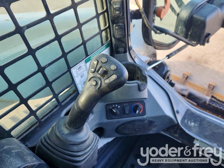 2021-bobcat-t870-image-31