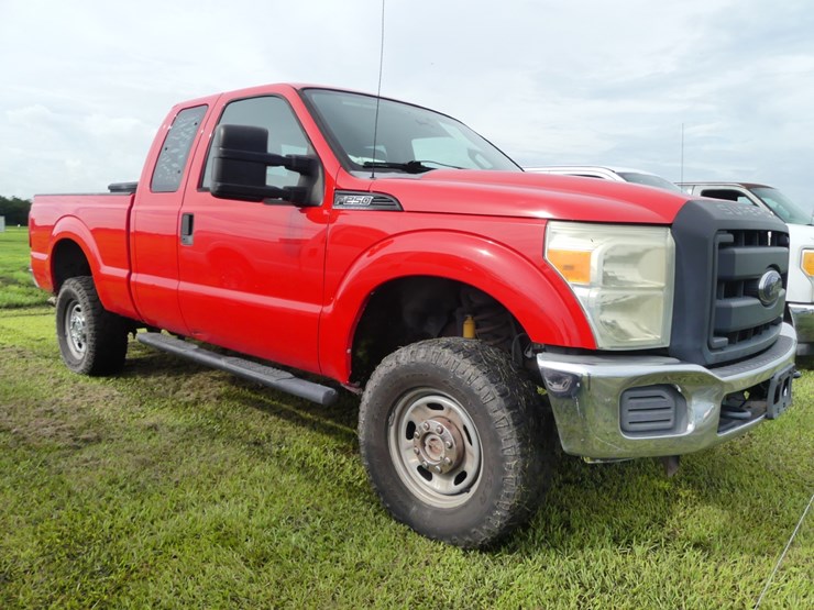 2016-ford-f250-xl-image-1