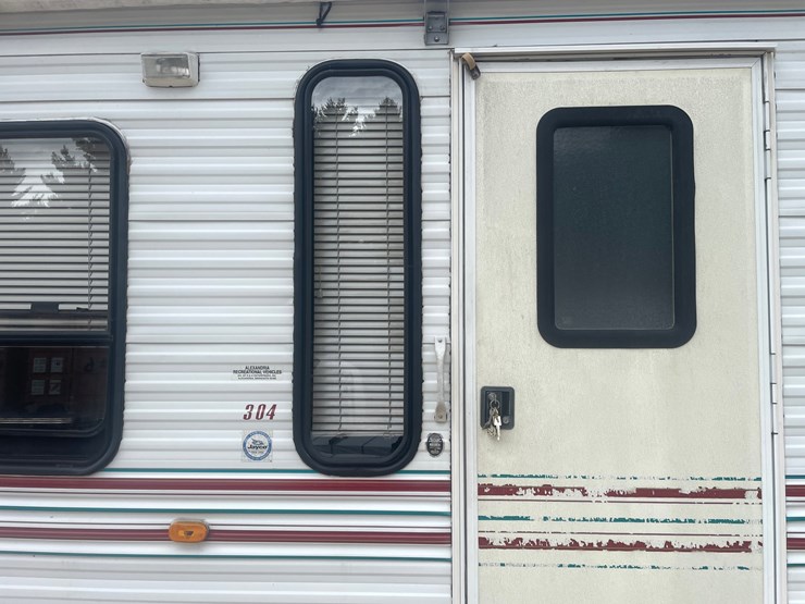 #1276-•-1998-jayco-eagle-304-camper-(has-mn-title)-image-17