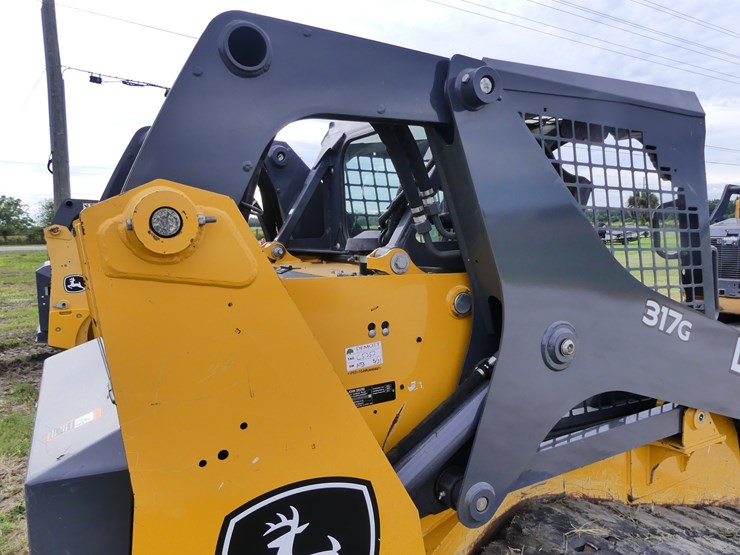 deere-317g-image-7