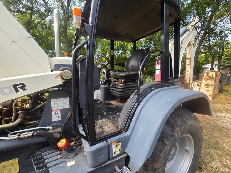 terex-tlb840r-image-32