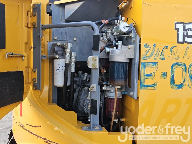 2016-deere-135g-image-10