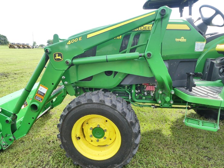 john-deere-4044m-image-10