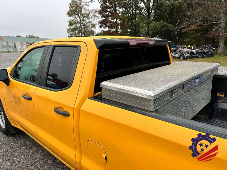 2019-chevrolet-silverado-4wd-pickup-truck-image-19