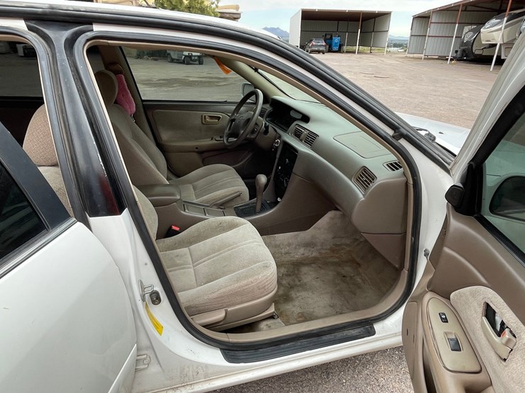 #2768-•-2001-toyota-camry-(title-in-delay)-image-89