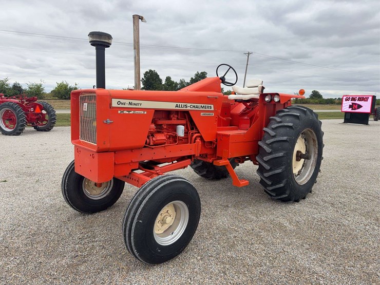 1969-allis-chalmers-one-ninety-xt-series-iii-diesel-image-1