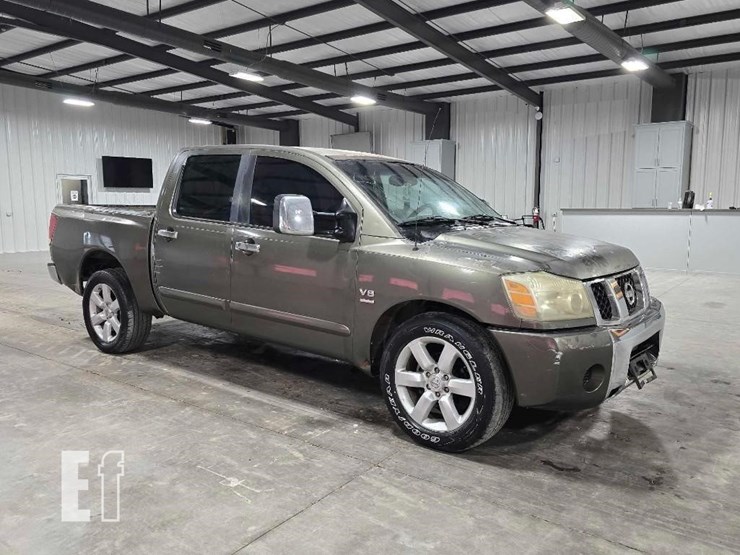 2004-nissan-titan-image-2