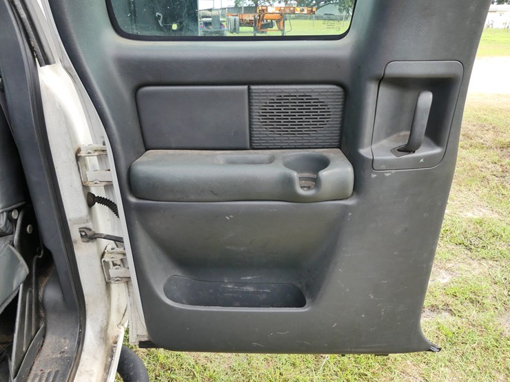 2002-chevrolet-3500-image-12