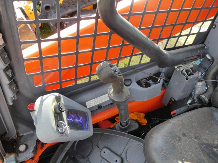 kubota-ssv65-image-13