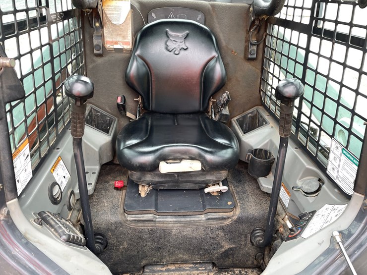 2015-bobcat-t550-image-42