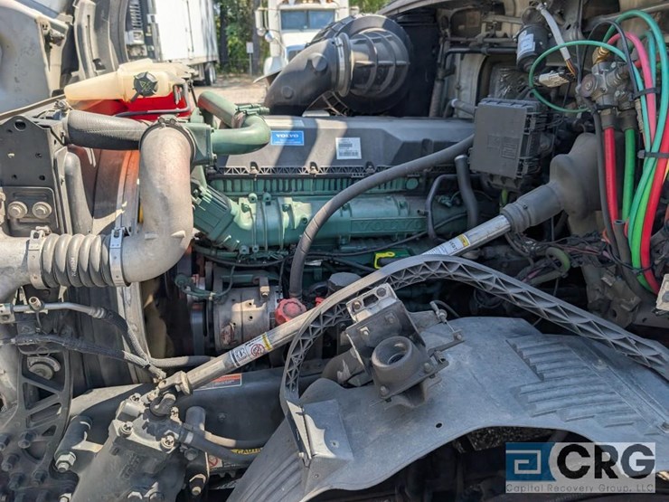 2017-volvo-vnl-t/a-day-cab,-volvo-engine-d13-425-h.p.,-odometer-reading-(miles)-823485,-volvo-i-image-24